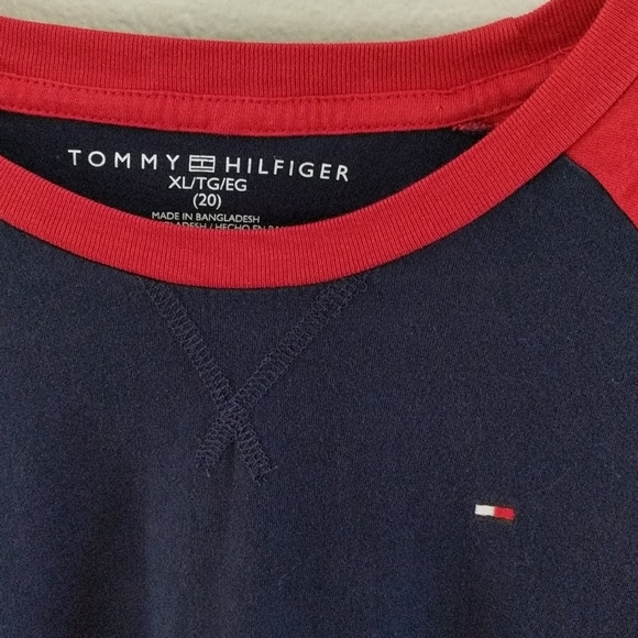 Tommy Hilfiger Raglan Shirt - Picture 2 of 4